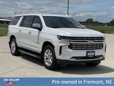 Used 2021 Chevrolet Suburban Premier w/ Premium Package image 16