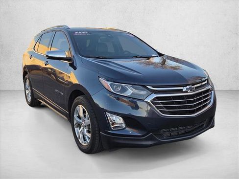 Used 2018 Chevrolet Equinox Premier image 3