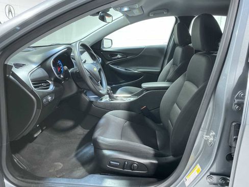 Used 2024 Chevrolet Malibu LT image 2