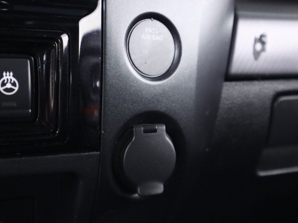 Used 2022 Nissan Titan PRO-4X w/ Pro-4x Convenience Package AWD/4WD image 28