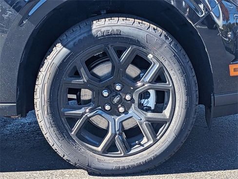 New 2025 Ford Maverick Lariat w/ Black Appearance Package image 31