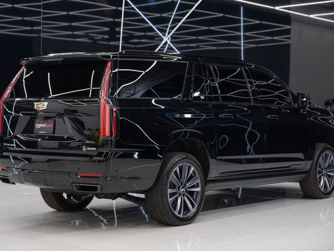 Used 2026 Cadillac Escalade ESV Sport image 16