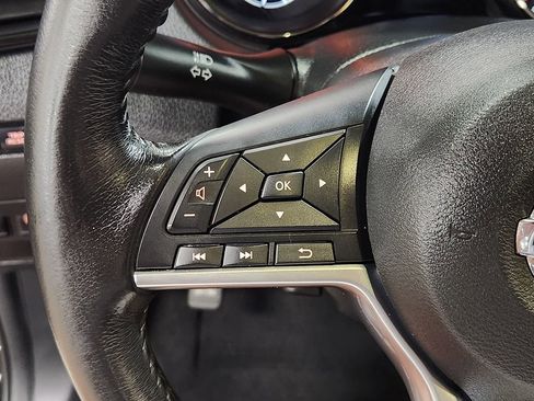 Used 2019 Nissan Rogue SV image 48