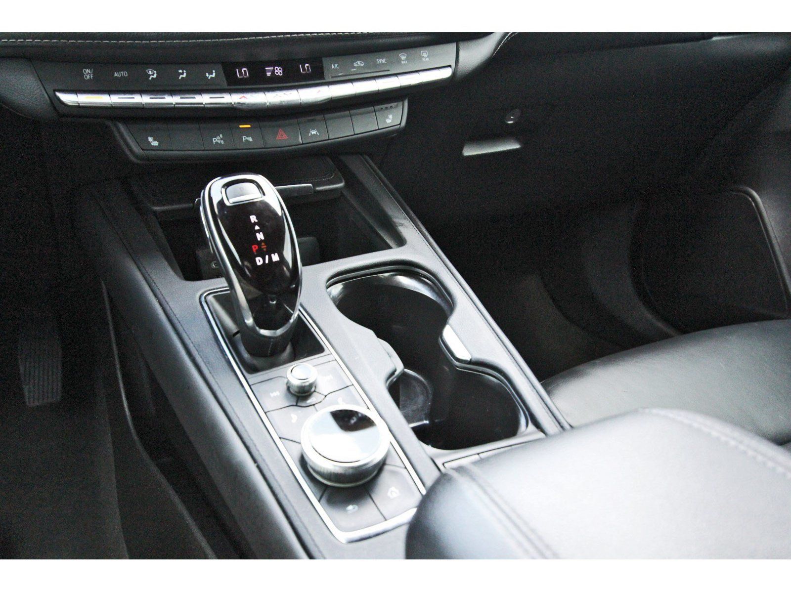 Used 2022 Cadillac XT4 Premium Luxury w/ Enhanced Visibility Package FWD image 31