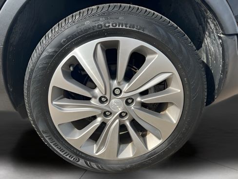 Used 2020 Buick Encore Preferred AWD/4WD image 11