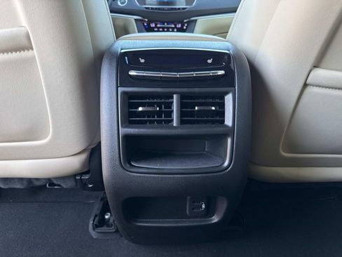 Used 2018 Cadillac XT5 Premium Luxury image 16