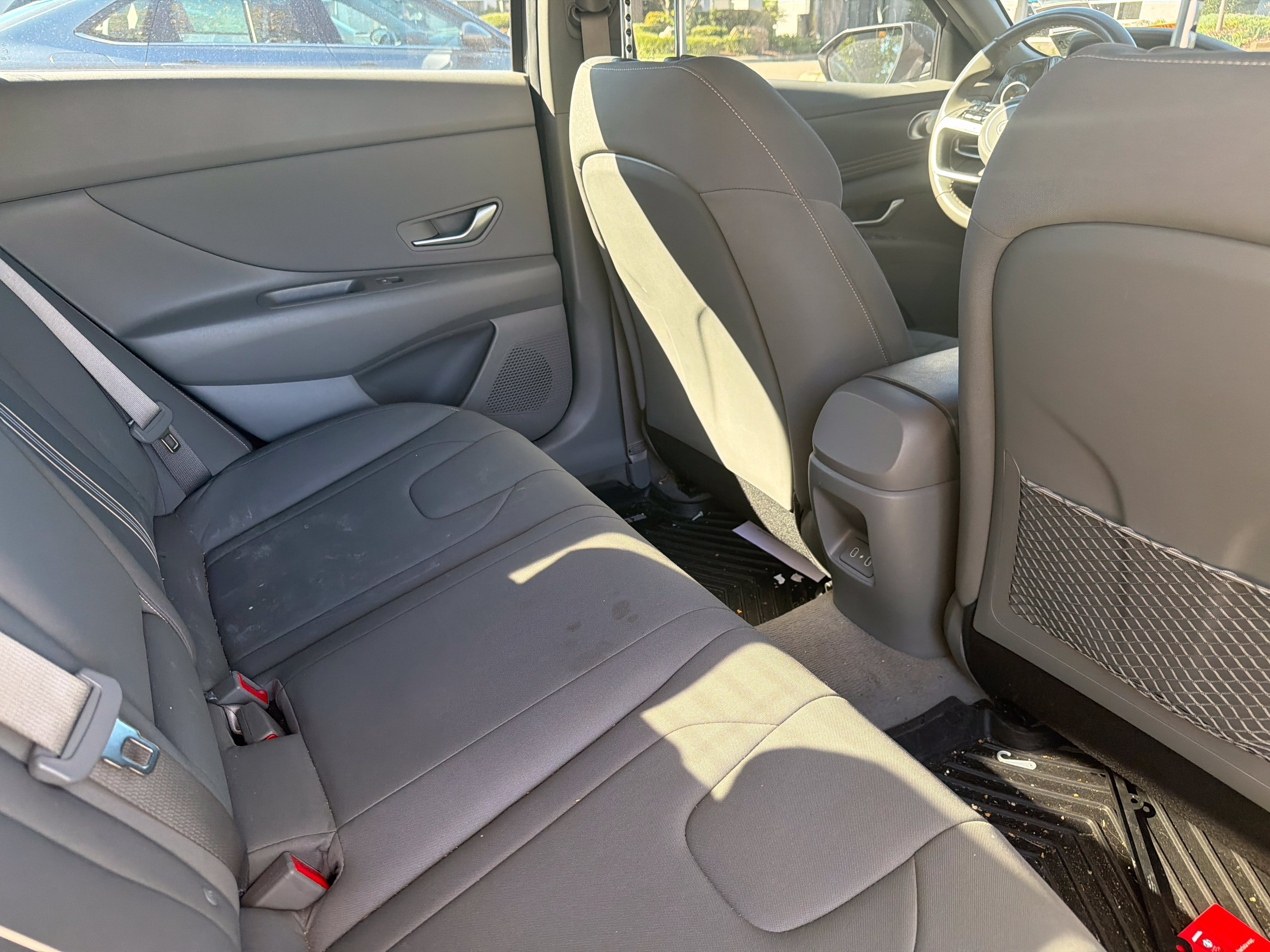 Used 2024 Hyundai Elantra SEL w/ Convenience Package FWD image 9