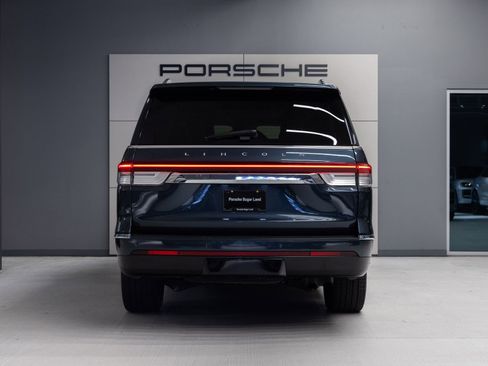 Used 2022 Lincoln Navigator L Reserve AWD/4WD image 6