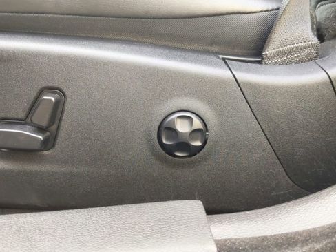 Used 2019 Chrysler 300 Touring L w/ Quick Order Package 22F image 16