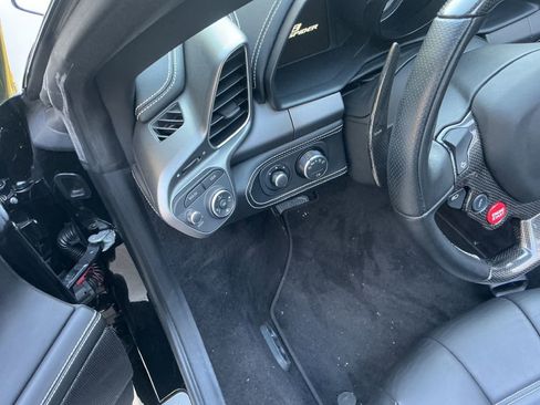 Used 2013 Ferrari 458 Spider image 35