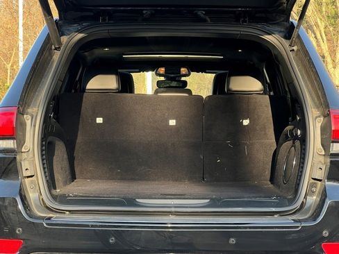 Used 2018 Jeep Grand Cherokee Altitude image 9