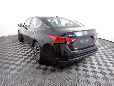Used 2024 Nissan Altima 2.5 SV image 13