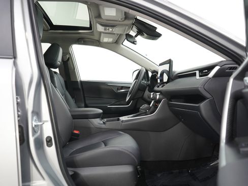 Used 2025 Toyota RAV4 XLE Premium w/ Weather Package AWD/4WD image 11