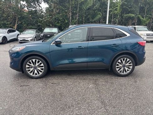 Used 2020 Ford Escape Titanium w/ Titanium Premium Package 2.0 image 4