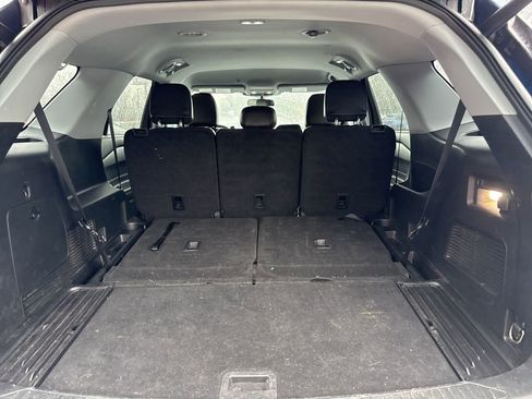 Used 2022 Ford Explorer XLT w/ Equipment Group 202A image 10