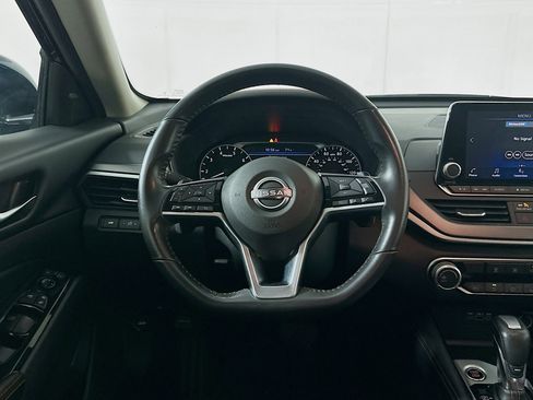 Used 2024 Nissan Altima 2.5 SR image 17