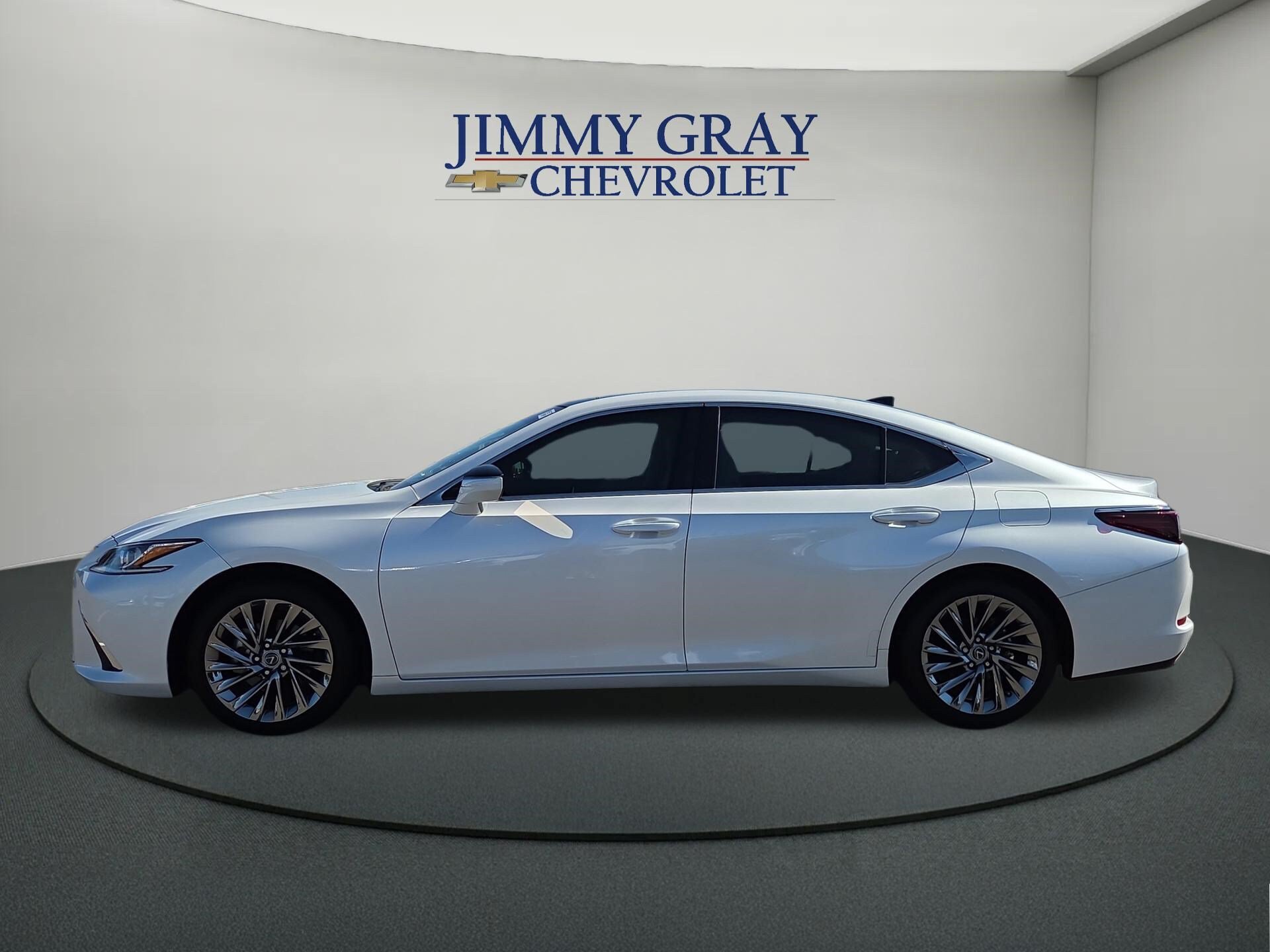 Used 2024 Lexus ES 350 w/ Technology Package FWD image 2