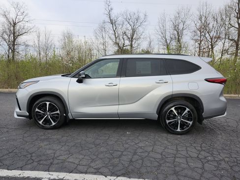 Used 2022 Toyota Highlander XSE image 18