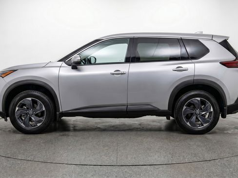 Used 2025 Nissan Rogue SV AWD/4WD image 5
