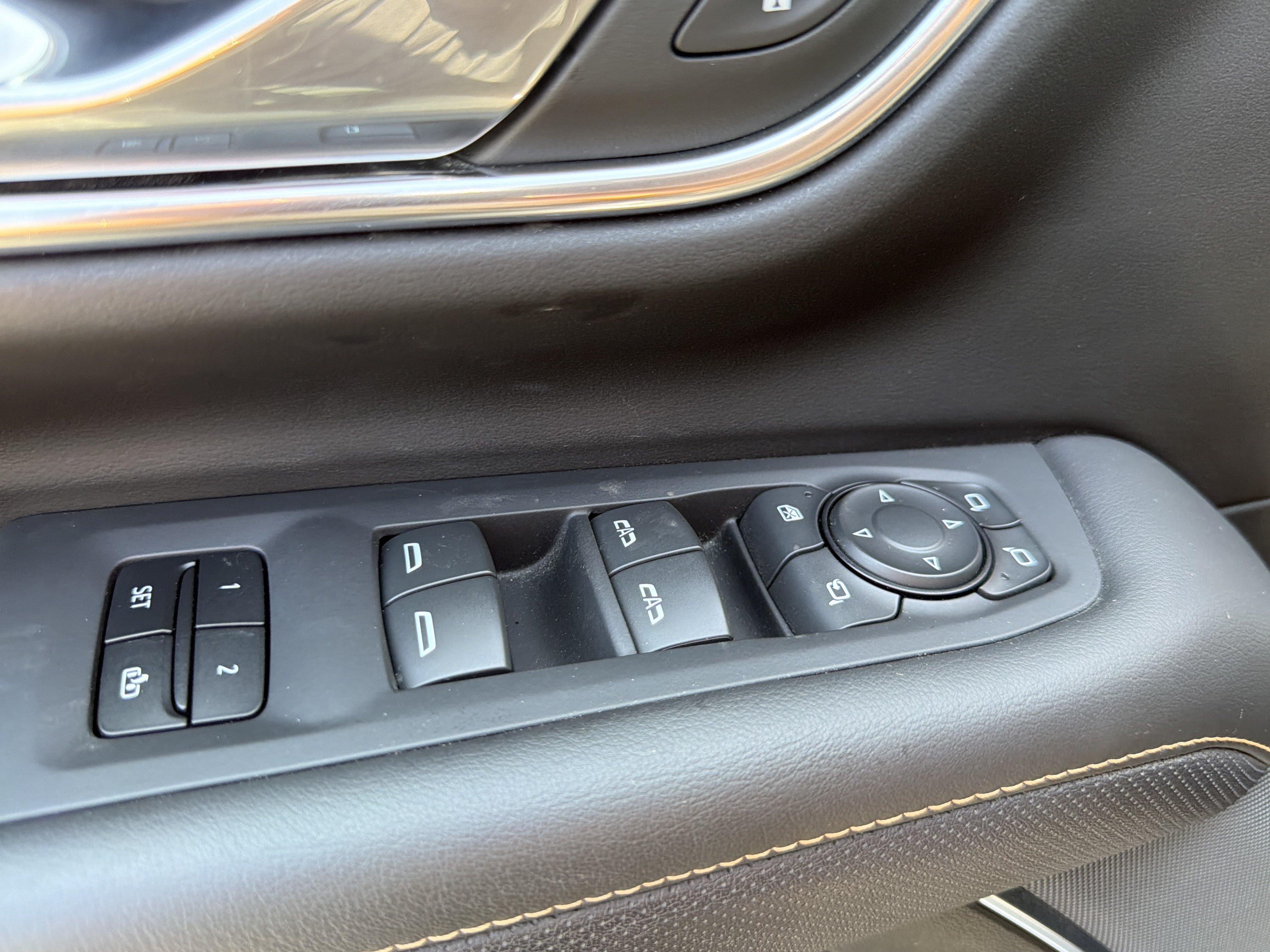 Used 2023 GMC Yukon XL AT4 w/ AT4 Premium Package AWD/4WD image 27