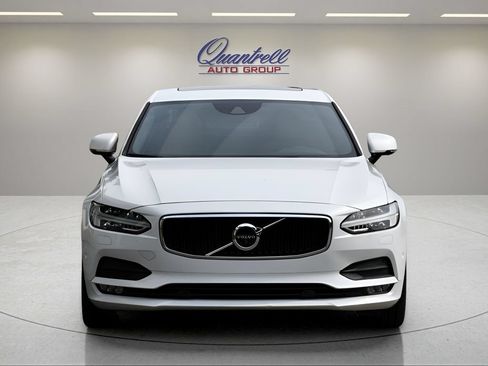Used 2018 Volvo S90 T5 Momentum w/ Convenience Package FWD image 9