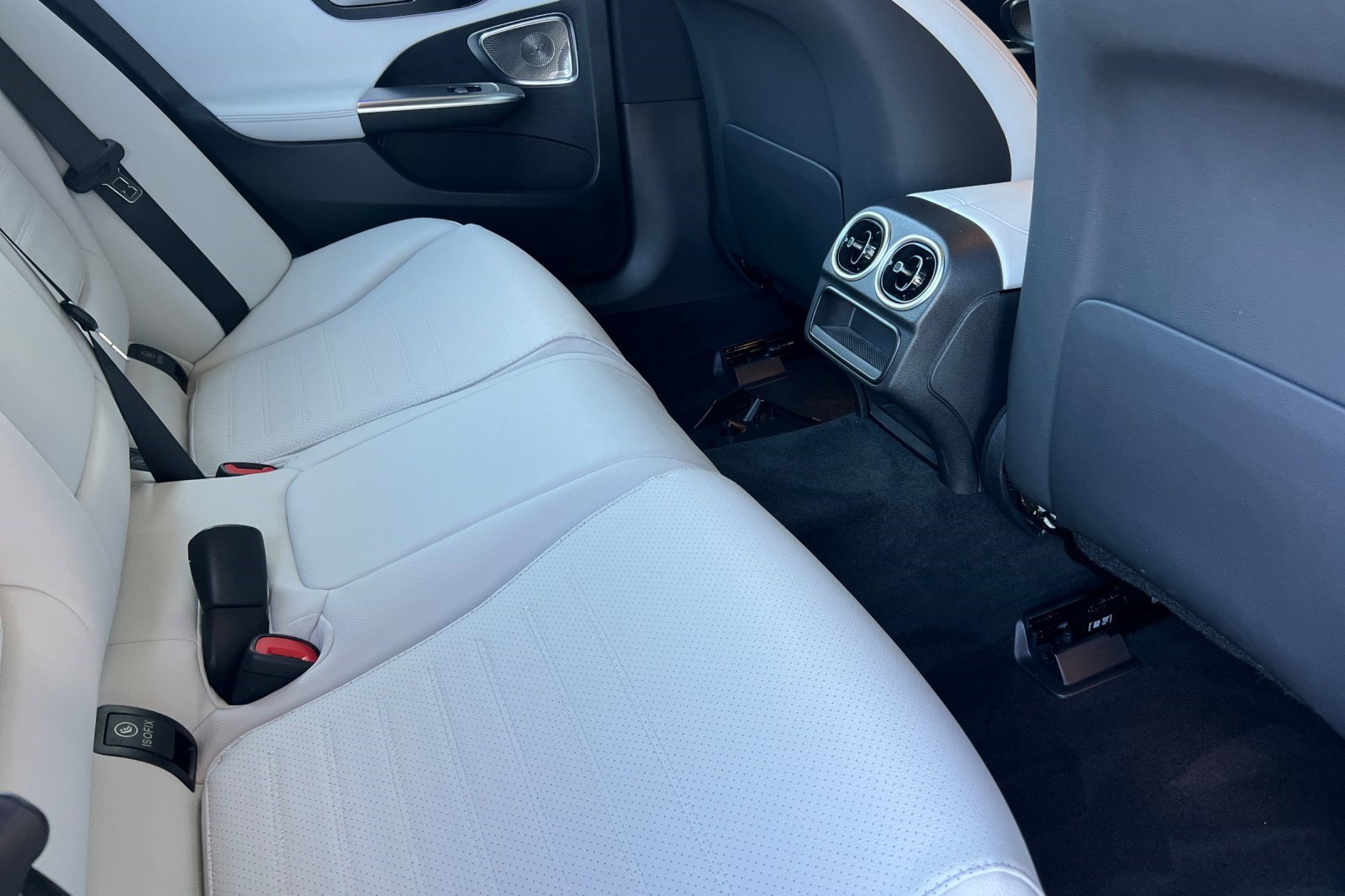 Certified 2024 Mercedes-Benz C 300 Sedan image 33