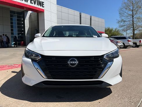 Used 2025 Nissan Sentra S image 3