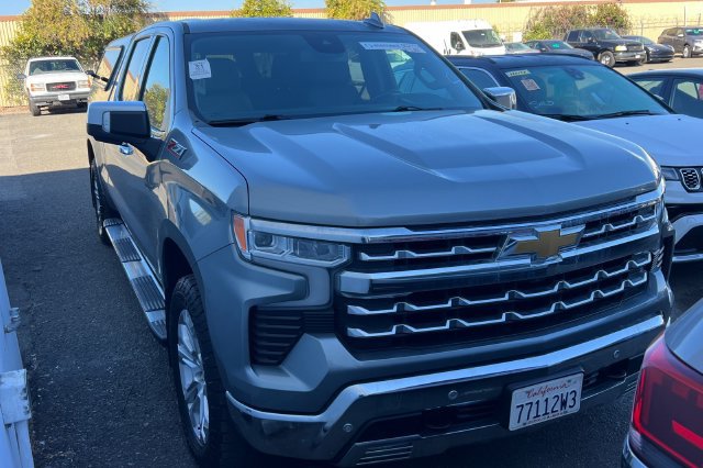Used 2023 Chevrolet Silverado 1500 LTZ w/ LTZ Convenience Package II AWD/4WD image 2