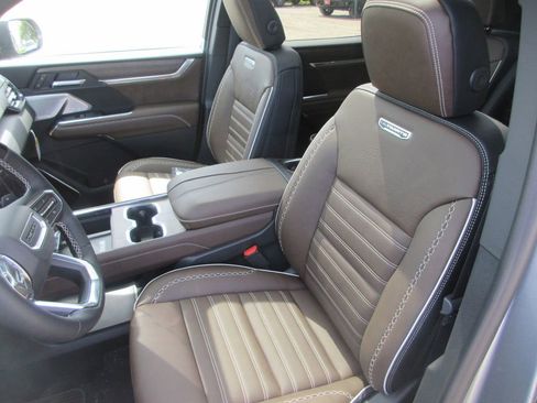 New 2026 GMC Acadia Denali Ultimate AWD/4WD image 11