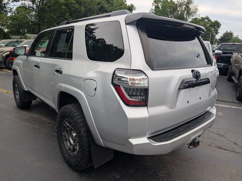 Used 2020 Toyota 4Runner Venture AWD/4WD image 5