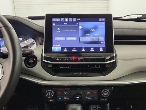 Used 2022 Jeep Compass Limited AWD/4WD image 13