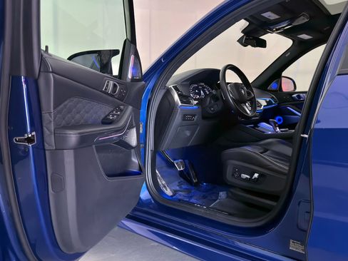 Used 2020 BMW X5 M Competition w/ Executive Package image 16