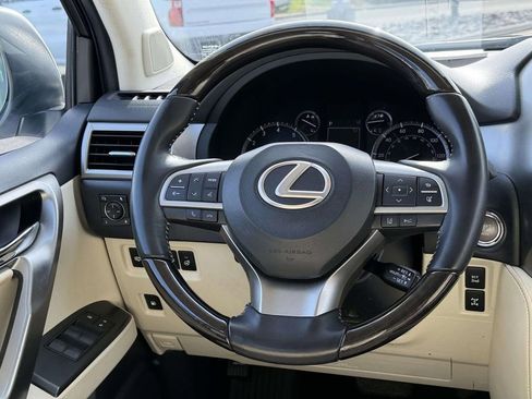 Used 2023 Lexus GX 460 Luxury w/ Sport Design Package image 9