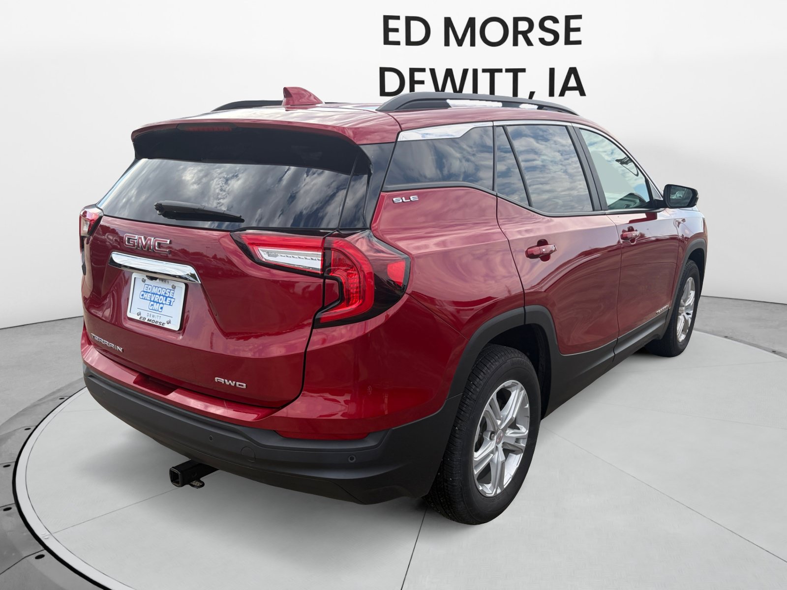 Used 2023 GMC Terrain SLE w/ Driver Convenience Package AWD/4WD image 5