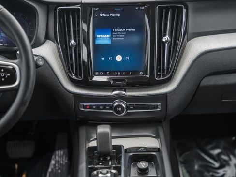 Certified 2025 Volvo XC60 B5 Plus w/ Climate Package AWD/4WD image 22