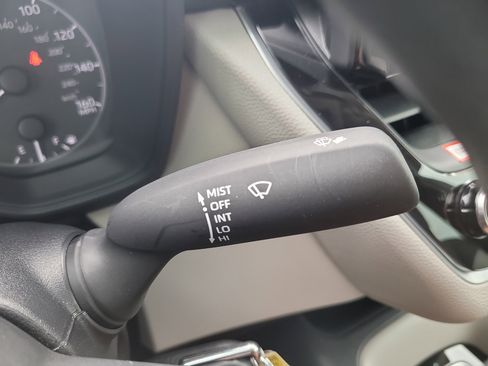 Certified 2025 Toyota Corolla LE image 29