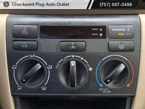 Used 2005 Toyota Corolla LE w/ Audio Value Pkg FWD image 14