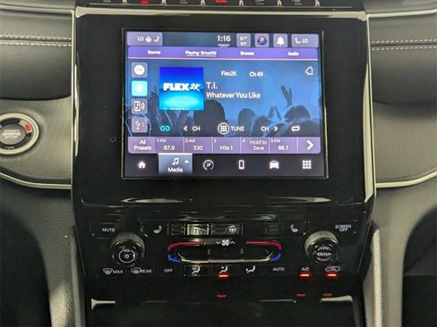 New 2025 Jeep Grand Cherokee Altitude image 20