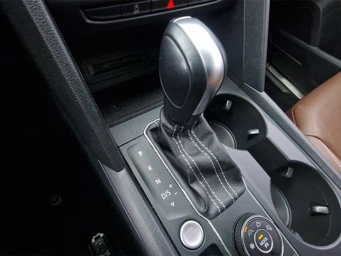 Used 2021 Volkswagen Atlas SE w/ Panoramic Sunroof Package image 21