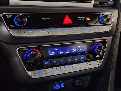 Used 2018 Hyundai Sonata Limited image 39