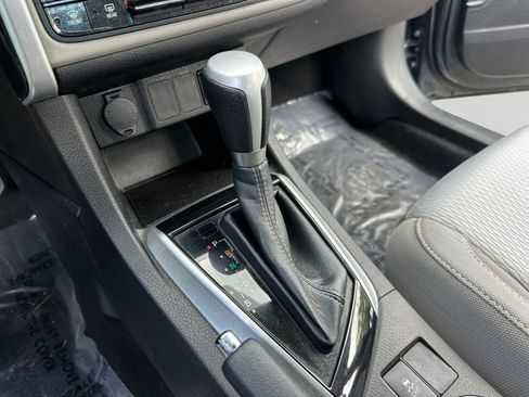 Used 2019 Toyota Corolla LE FWD image 18