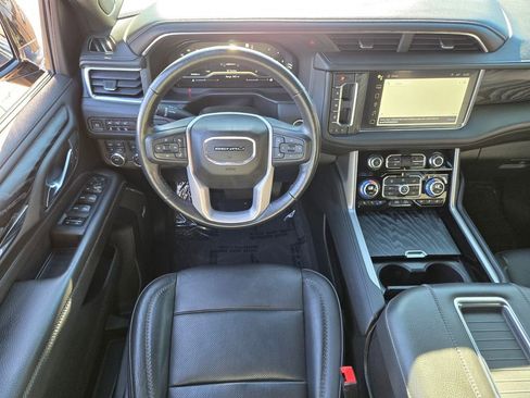 Used 2023 GMC Yukon Denali image 14