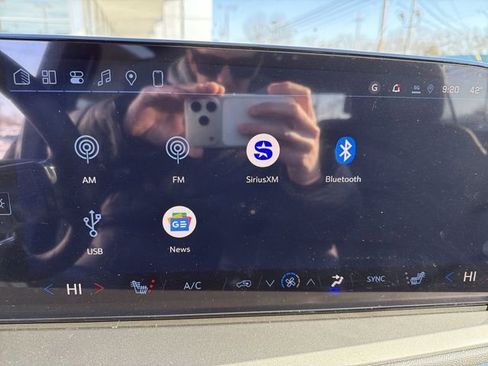 New 2026 Chevrolet Traverse LT w/ Sun and Wheel Package image 17