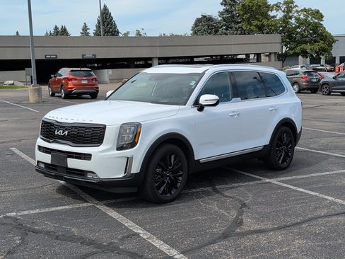 Certified 2022 Kia Telluride SX w/ SX Prestige Package AWD/4WD image 2