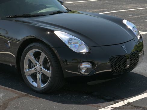 Used 2006 Pontiac Solstice Convertible w/ Premium Package RWD image 26