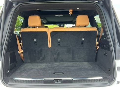 Used 2025 Jeep Grand Wagoneer Series III w/ Rear Seat Video Group 1 AWD/4WD image 36
