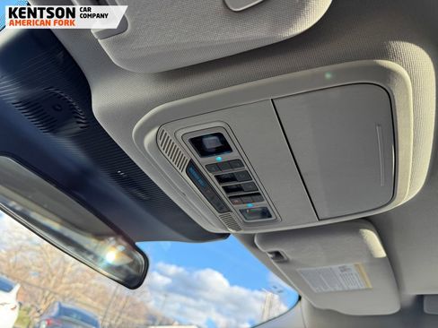 Used 2025 Ford Explorer Active w/ Active Comfort Package image 27