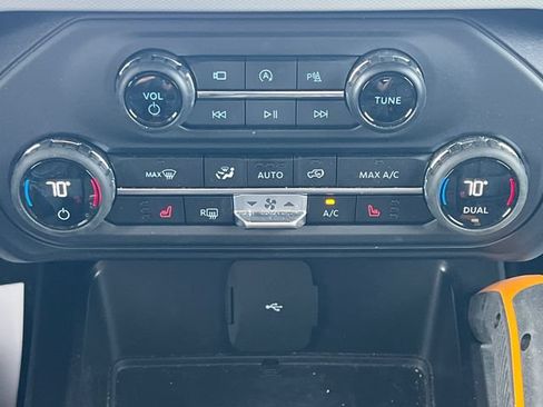Used 2023 Ford Bronco Badlands w/ Sasquatch Package AWD/4WD image 27