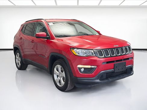 Used 2018 Jeep Compass Latitude image 3