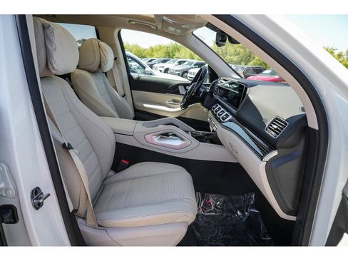 New 2026 Mercedes-Benz GLS 580 4MATIC image 16